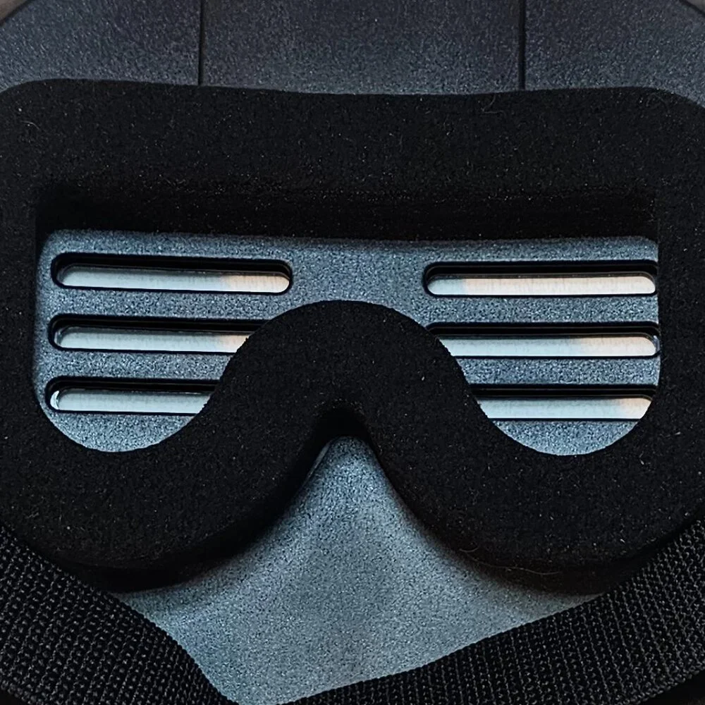 LED light-up face mask